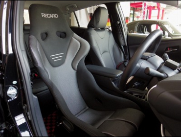 TOYOTA�@�v���E�X�@ZVW50�i2017�N�j�@�Ɂ@RECARO�i���J���j�@RS-G�@GK�@BK/SIL�@����