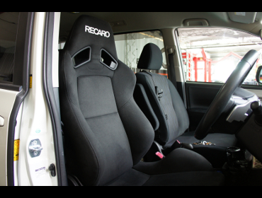 TOYOTA�@���H�N�V�[�@ZRR70W�@�Ɂ@RECARO�i���J���j�@SR-7�@KK100�@BK�@����