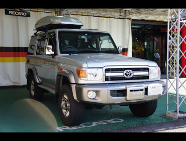 TOYOTA�@�����N��70�@�Ɂ@RECARO�i���J���j�@SR-7�@�A�h�o���X�G�f�B�V����2019�@RED�@���@SR-7F�@�A�h�o���X�G�f�B�V����2019�@RED�@����