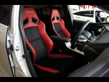 TOYOTA�@�v���E�X�@�Ɂ@RECARO�i���J���j�@SR-7F�@Lassic�@RED�@���˰���t���@�~���E�@����