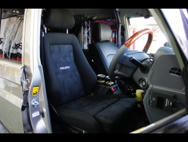 TOYOTA�@�����h�N���[�U�[70�@GRJ76K�i2014�N�j�@�Ɂ@RECARO�i���J���j�@�G���S���hMV�@BK�@����