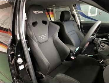 TOYOTA�@�J���[���t�B���_�[�@ZZE123G�i2006�N�j�@�Ɂ@RECARO�i���J���j�@SR-6�@GK100S�@BK/BK�@����