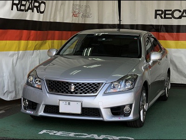 TOYOTA�@�N���E���@GRS204�i2011�N�j�@�Ɂ@RECARO�i���J���j�@SR-7�@GK100�@BK/BK�@����