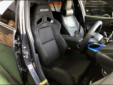 TOYOTA�@�v���E�X�@ZVW50�i2016�N�j�@�Ɂ@RECARO�i���J���j�@SR-7�@GU100�@BK�@����