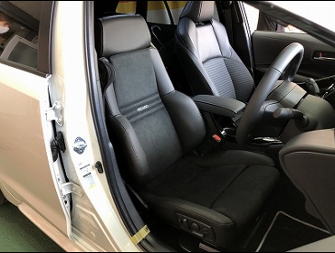 TOYOTA�@�J���[���c�[�����O�@ZWE211�i2020�N�v�j�@�Ɂ@RECARO�i���J���j�@�I���\�y�hDL220HV�@����