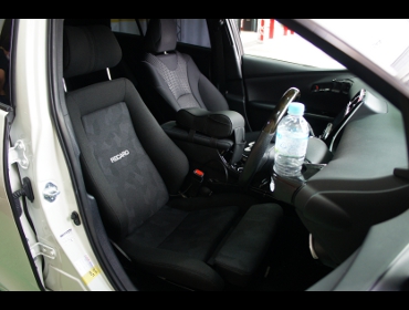 TOYOTA�@�v���E�X50�i2017�N�j�@�Ɂ@RECARO�i���J���j�@�G���S���hMV�@BK�@����