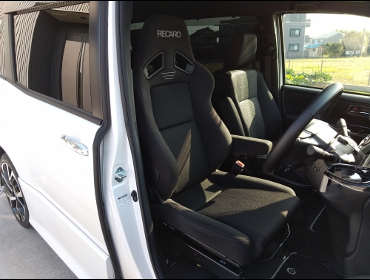 TOYOTA�@���H�N�V�[80�@�Ɂ@RECARO�i���J���j�@SR-7F�@GK100�@BK/BK�@�A�[�����X�g�t���@����