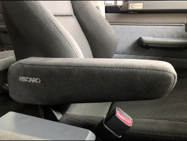 TOYOTA�@�����h�N���[�U�[70�@HZJ76�i2002�N�j�@�Ɂ@RECARO�i���J���j�@SR-7F�@GK100�@BK/SIL�@�A�[�����X�g�t���@�~���E�@����