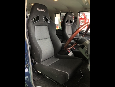 TOYOTA�@�����h�N���[�U�[70�@HZJ76�i2002�N�j�@�Ɂ@RECARO�i���J���j�@SR-7F�@GK100�@BK/SIL�@�A�[�����X�g�t���@�~���E�@����