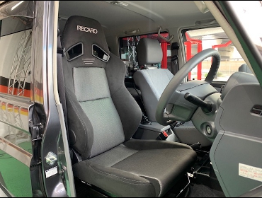 TOYOTA�@�����h�N���[�U�[70�i2003�N�j�@�Ɂ@RECARO�i���J���j�@SR-7F�@GK100�@BK/SIL�@����