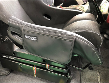 TOYOTA�@�����h�N���[�U�[70�@GRJ76K�i2015�N�j�@�Ɂ@RECARO�i���J���j�@TS-G�@GK�@BK/SIL�@����