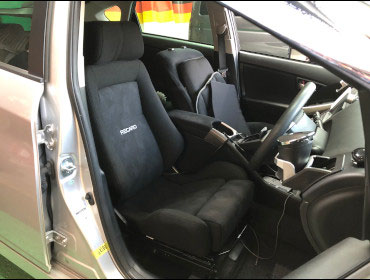 TOYOTA�@�v���E�X30�@�Ɂ@RECARO�i���J���j�@�G���S���hLD�@BK�@�V�[�g�q�[�^�[�t���@����