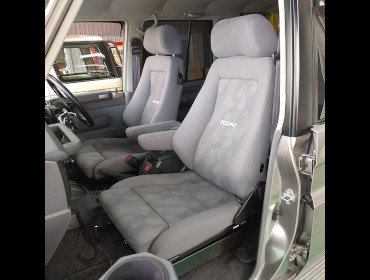 TOYOTA�@�����h�N���[�U�[70�@HZJ76V�@�Ɂ@RECARO�i���J���j�@�G���S���hMV�@�O���C�@�V�[�g�q�[�^�[�t���@����