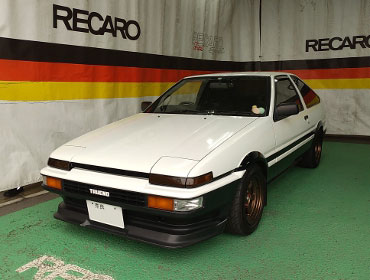 TOYOTA�@�J���[���X�v�����^�[�@AE86�i1986�N�j�@�Ɂ@RECARO�i���J���j�@SR-7�@GU100�@BK�@����