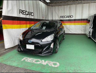 TOYOTA�@�A�N�A�@NHP10�@�Ɂ@RECARO�i���J���j�@SR-7F�@GU100�@BK�@����