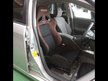 TOYOTA�@�v���E�X�@ZVW30�@�Ɂ@RECARO�i���J���j�@SR-7�@GU100�@�u���E���@����