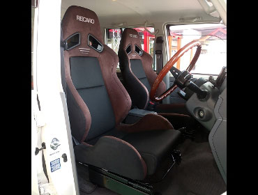 TOYOTA�@�����h�N���[�U�[�@GRJ76K�i2015�N�j�@�Ɂ@RECARO�i���J���j�@SR-7�@GU100�@�u���E���@���@SR-7F�@GU100�@�u���E���@����