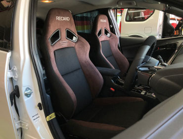 TOYOTA�@�v���E�XPHV�@GR�X�|�[�c�@ZVW52�i2022�N�j�@�Ɂ@RECARO�i���J���j�@SR-7F�@GU100�@�u���E���@�V�[�g�q�[�^�[�t���@�~���E�@����