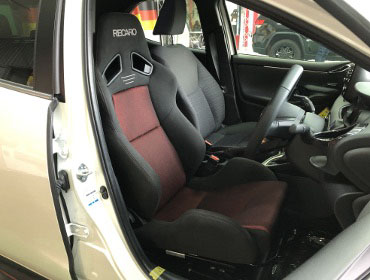 TOYOTA�@�����X�@MXPH15�@�Ɂ@RECARO�i���J���j�@SR-7�@GK100�@BK/RED�@�V�[�g�q�[�^�[�t���@����