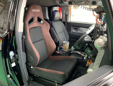 TOYOTA�@FJ�N���[�U�[�@GS15W�i2014�N�j�@�Ɂ@RECARO�i���J���j�@SR-7F�@GU100�@�u���E���@����