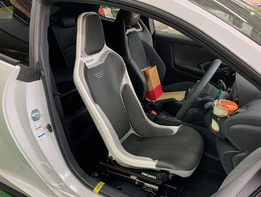 TOYOTA�@GR�����X�@GXPA16�i2021�N�j�@�Ɂ@RECARO�i���J���j�@RCS�@�z���C�g�V�F��/�V���o�[���b�V���@����