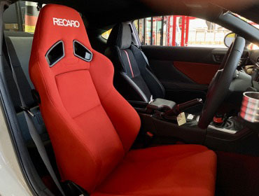TOYOTA�@GR86�@ZN8(2022�N�j�@�Ɂ@RECARO�i���J���j�@SR-7F�@KK100�@RED�@����