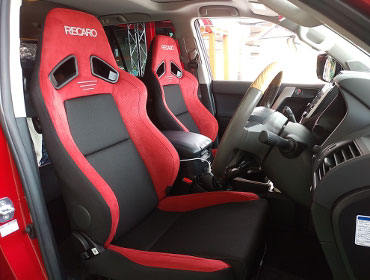 TOYOTA�@�����h�N���[�U�[�v���h150�i2023�N�j�@�Ɂ@RECARO�i���J���j�@SR-7F�@GU100�@RED�@A/R�^�C�v�@�~���E�@����