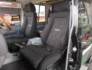 TOYOTA�@�����h�N���[�U�[�v���h�@J78W�@�Ɂ@RECARO�i���J���j�@�G���S���hMV�@BK�@���ʃV���[�g�J�b�g���H�@���@�G���S���hMV�@BK�@����