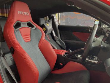 TOYOTA�@GR86�@ZN8�i2021�N�j�@�Ɂ@RECARO�i���J���j�@SR-S�@UT100H�@RED�@�V�[�g�q�[�^�[�t���@����