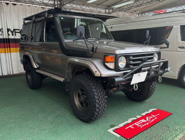 TOYOTA�@�����h�N���[�U�[�@HZJ76�i2000�N�j�@�Ɂ@RECARO�i���J���j�@SR-C�@UT100�@BK/BK�@A/R�@�~���E�@����