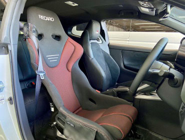 TOYOTA�@GR�����X�@GXPA16�i2024�N�j�@�Ɂ@RECARO�i���J���j�@RS-G�@GK�@BK/RED�@�V�[�g�q�[�^�[�t���@����