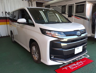 TOYOTA�@�m�A�@6AA-ZWR95W�i2024�N�j�@�Ɂ@RECARO�i���J���j�@SR-C�@UT100�@A/R�@BK�@����