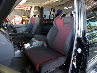 TOYOTA�@�����h�N���[�U�[�@J80�@�Ɂ@RECARO�i���J���j�@SR-C�@BK100�@A/R�@BK/RED�@�A�[�����X�g�t���@�~���E�@����