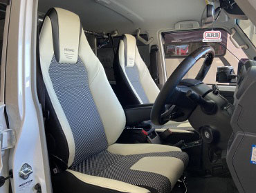 TOYOTA�@�����h�N���[�U�[70�@�čĔ́i2024�N�j�@�Ɂ@RECARO�i���J���j�@LX-F�@WL110H�@A/R�@�z���C�g�@�V�[�g�q�[�^�[�t���@�~���E�@����