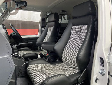 TOYOTA�@�����h�N���[�U�[70�@GDJ76�@�Ɂ@RECARO�i���J���j�@���ʌ���V�[�g�@CLASSIC�@LX�@PEPITA�@�~���E�@����