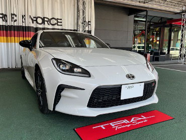 TOYOTA�@GR86�@ZN8�i2025�N�j�@�Ɂ@RECARO�i���J���j�@SR-S�@UT100�@BK�@����