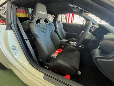 TOYOTA�@GR86�@ZN8�i2025�N�j�@�Ɂ@RECARO�i���J���j�@SR-S�@UT100�@BK�@����
