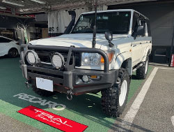 TOYOTA�@�����h�N���[�U�[70�@GRJ76�i2002�N�j�@�Ɂ@RECARO�i���J���j�@SR-C�@BK100�@BK/BK�@���@SR-C�@BK100H�@BK/BK�@�V�[�g�q�[�^�[�t���@����