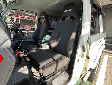 TOYOTA�@�����h�N���[�U�[70�@GDJ76�i2002�N�j�@�Ɂ@RECARO�i���J���j�@SR-C�@BK100�@BK/BK�@���@SR-C�@BK100H�@BK/BK�@�V�[�g�q�[�^�[�t���@����