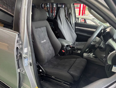 TOYOTA�@�n�C���b�N�X�@GUN125�@�Ɂ@RECARO�i���J���j�@�G���S���hMV�@BK�@����