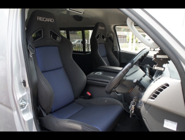 RECARO�i���J���V�[�g�j�@TOYOTA�@�n�C�G�[�X200�n�Ƀ��J���@SR-7F SK100�@BK/BL�@�~2�r�@����