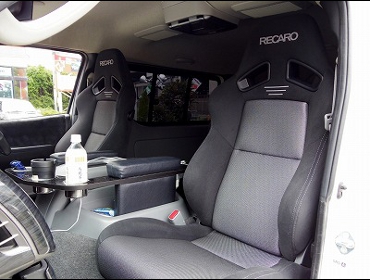 RECARO�i���J���V�[�g�j�@TOYOTA�@�n�C�G�[�X200�n�Ƀ��J���@SR-7F�@GK100�@BK/SIL�@�~2�r�@����