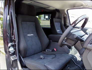 RECARO�i���J���V�[�g�j�@TOYOTA�@���W�A�X�G�[�X�Ƀ��J���@�G���S���hMV�@�~2�r�@����