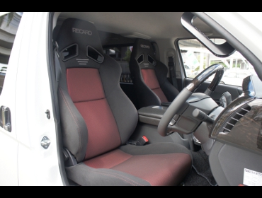 RECARO�i���J���V�[�g�j�@TOYOTA�@�n�C�G�[�X�@200�n�Ƀ��J���@SR-7F GK100�@BK/RED�@�~2�r�@����