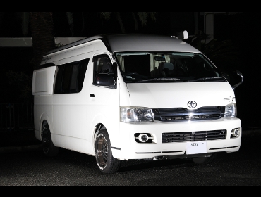 TOYOTA�@�n�C�G�[�X�@200�n�@�L�����s���O�d�l��RECARO�i���J���j�V�[�g����