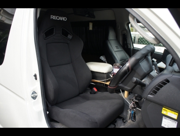RECARO�i���J���V�[�g�j�@TOYOTA�@�n�C�G�[�X�Ƀ��J���@SR-7F KK100�@BK�@����