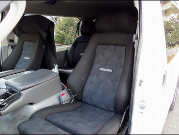 RECARO�i���J���V�[�g�j�@TOYOTA�@�n�C�G�[�X�Ƀ��J���@�G���S���hMV�@BK�@�~2�r�@����