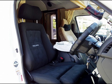 RECARO�i���J���V�[�g�j�@TOYOTA�@�n�C�G�[�X200�Ƀ��J���@�G���S���hMV�@BK�@����