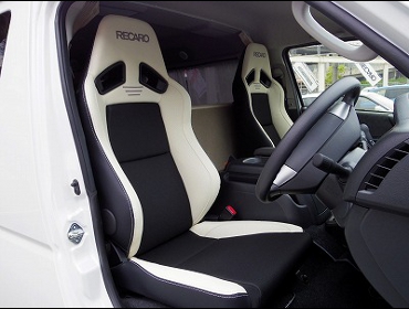 RECARO�i���J���V�[�g�j�@TOYOTA�@�n�C�G�[�X�@�����O���S���Ƀ��J���@SR-7F�@Lassic�@�����U�[A/R�@�~2�r�@����