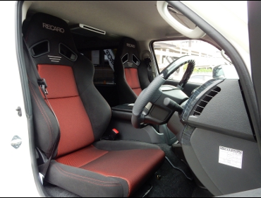 RECARO�i���J���V�[�g�j�@TOYOTA�@�n�C�G�[�X�@200�n�Ƀ��J���@SR-7F�@GK100�@BK/RED�@�~2�r�@����
